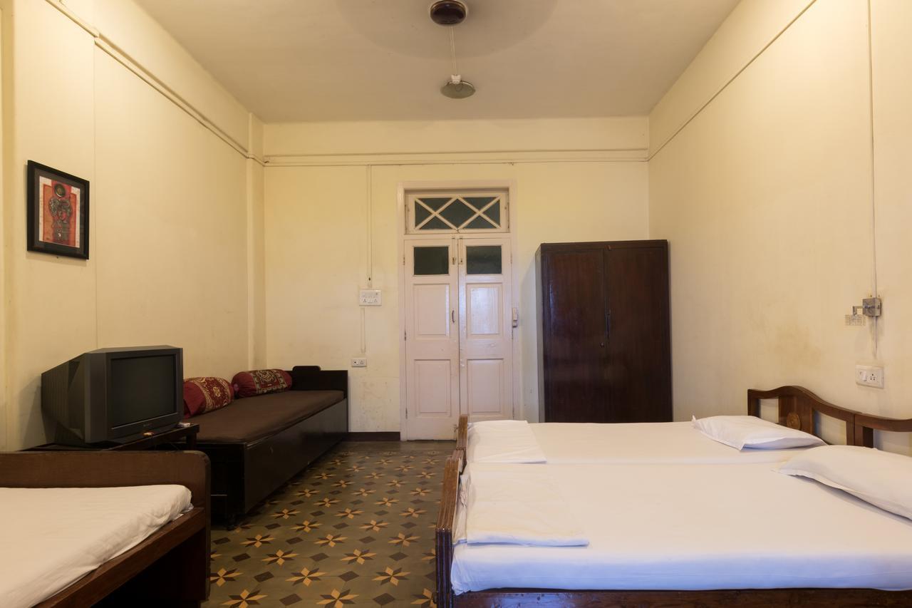 Bed And Breakfast At Colaba Mumbai Exterior photo